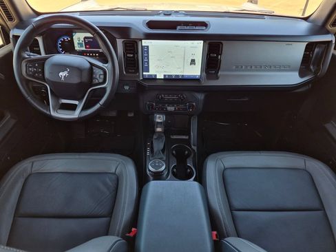 Used 2022 Ford Bronco Outer Banks AWD/4WD image 11