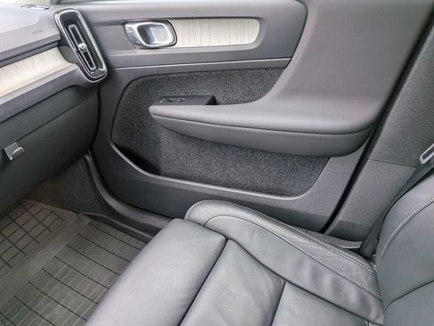 Certified 2023 Volvo XC40 B4 Plus w/ Protection Package Premier FWD image 21
