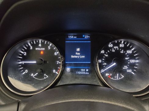 Used 2020 Nissan Rogue SV image 23