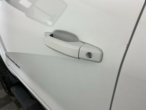 Used 2019 Chevrolet Silverado 2500 LT w/ LT Convenience Package image 10