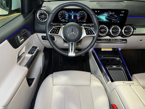 Certified 2025 Mercedes-Benz GLB 250 4MATIC image 40