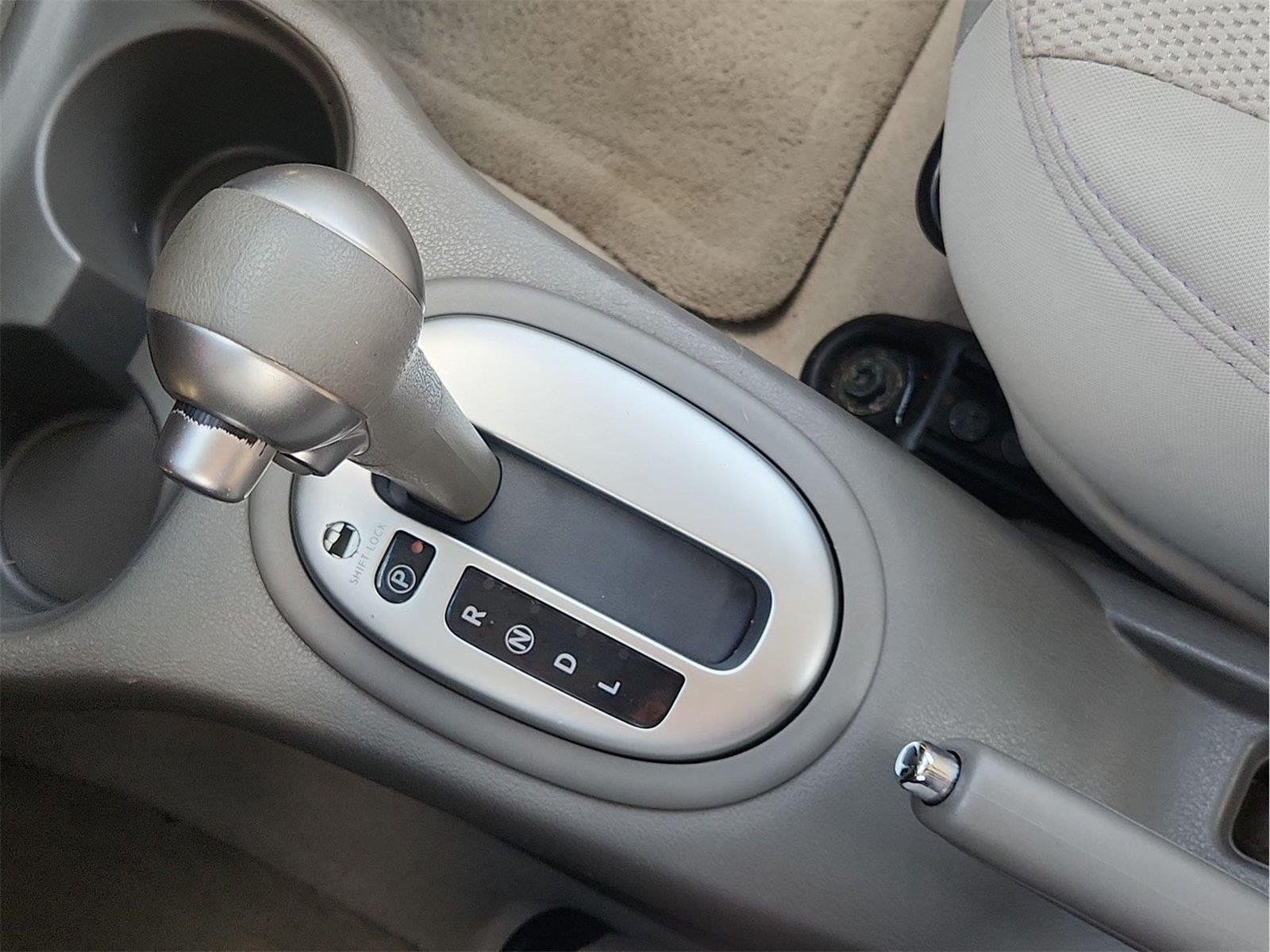 Used 2014 Nissan Versa SV FWD image 21