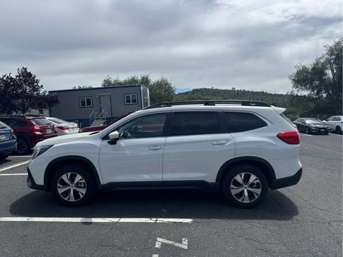 Used 2025 Subaru Ascent Premium AWD/4WD image 8