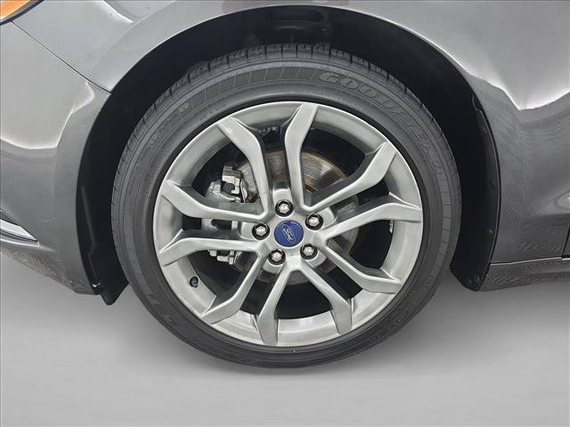 Used 2017 Ford Fusion SE w/ Equipment Group 201A FWD image 24