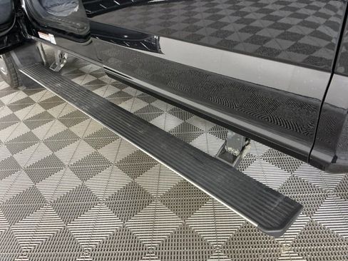 Used 2022 Ford F450 Platinum w/ FX4 Off-Road Package image 16