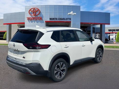 Used 2023 Nissan Rogue SV w/ SV Premium B Package FWD image 7