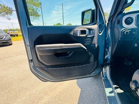 New 2026 Jeep Wrangler Unlimited Sahara w/ Technology Group AWD/4WD image 12