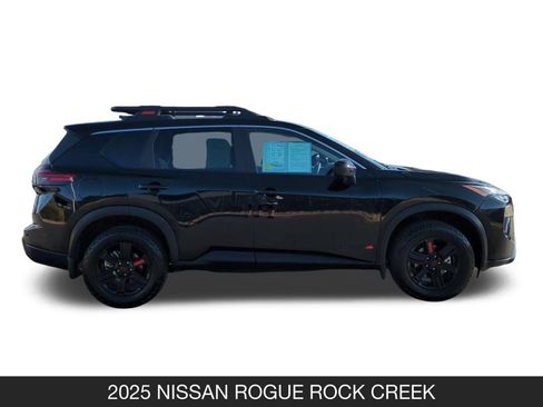 Used 2025 Nissan Rogue SV AWD/4WD image 6