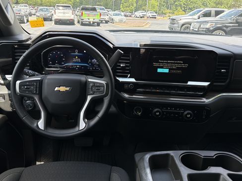Used 2023 Chevrolet Silverado 1500 LT AWD/4WD image 22