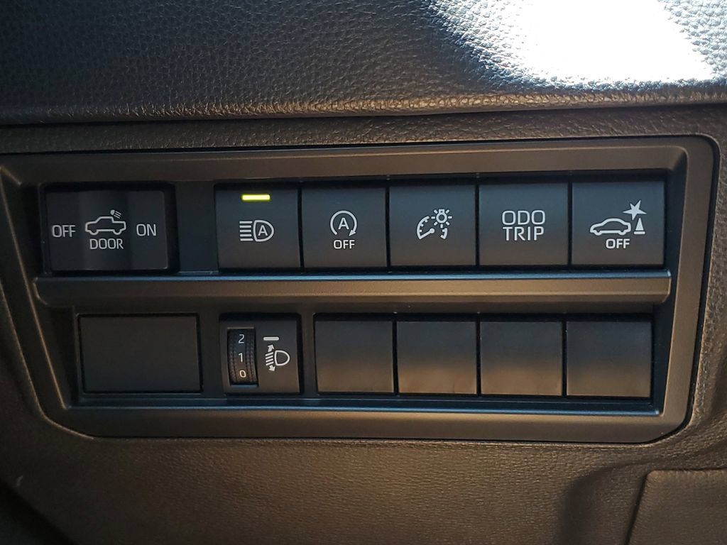 Used 2024 Toyota Tundra SR5 w/ SR5 Convenience Package AWD/4WD image 31