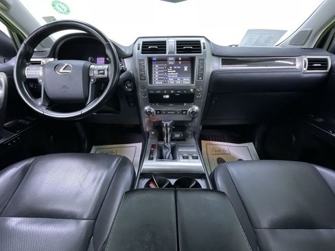 Used 2018 Lexus GX 460 image 18