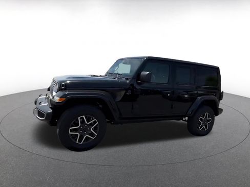 Used 2025 Jeep Wrangler Unlimited Sahara AWD/4WD image 4