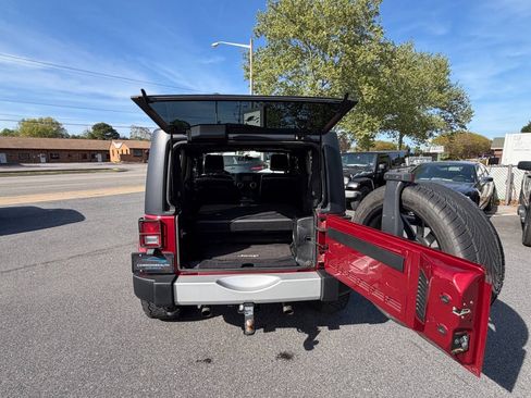 Used 2012 Jeep Wrangler Sahara w/ Dual Top Group AWD/4WD image 15