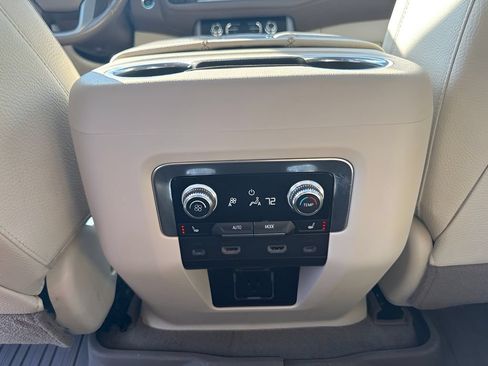 Used 2021 GMC Yukon Denali w/ Denali Premium Package AWD/4WD image 14
