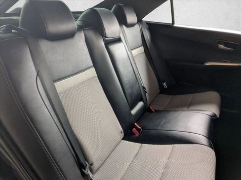 Used 2014 Toyota Camry SE image 17