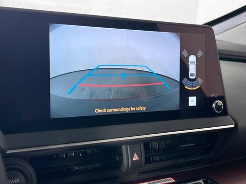 Used 2025 Toyota Prius Plug-In Hybrid image 14