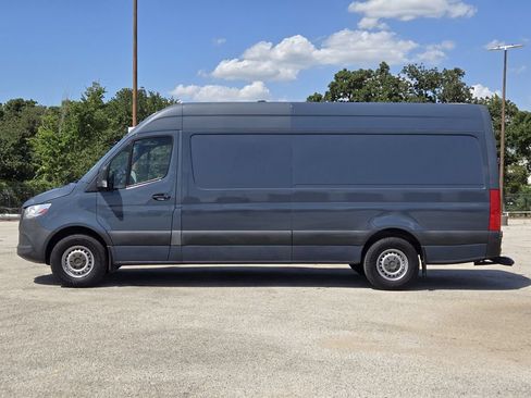 Used 2019 Mercedes-Benz Sprinter 170 image 4