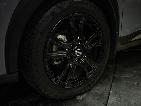 Used 2024 Nissan Kicks SR w/ SR Premium Package FWD image 3