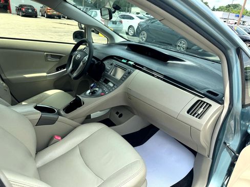 Used 2012 Toyota Prius Three image 10