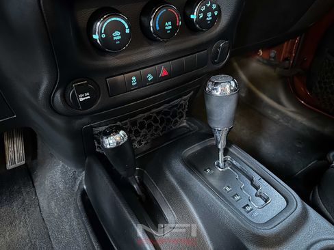 Used 2014 Jeep Wrangler Unlimited Sport w/ Connectivity Group AWD/4WD image 29