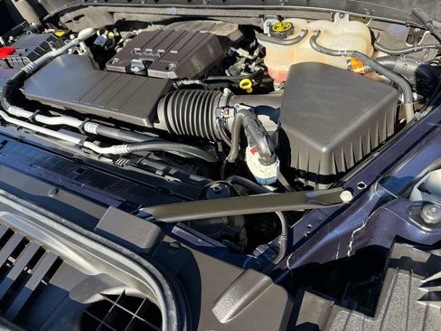 Used 2022 Chevrolet Silverado 1500 LT image 36