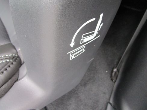 New 2027 Chrysler Pacifica Select w/ Family Tech Group FWD image 19