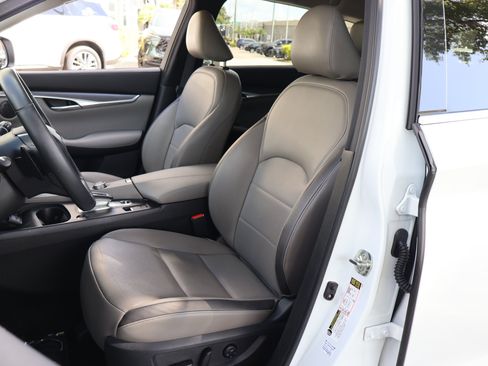 Certified 2023 INFINITI QX50 Luxe FWD image 2