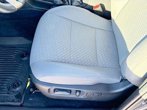 Used 2022 Toyota Tacoma SR5 w/ Technology Package image 19