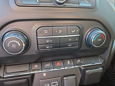 Used 2021 Chevrolet Silverado 1500 Custom AWD/4WD image 59