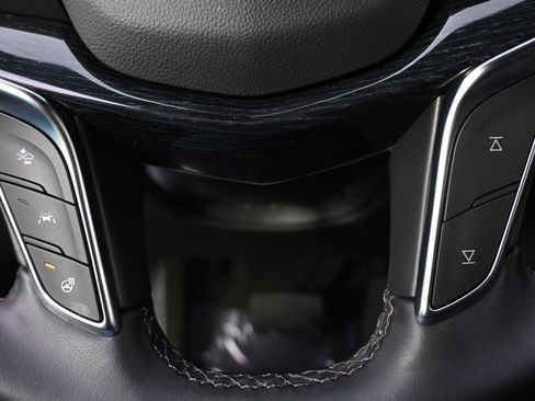 Certified 2025 Cadillac XT5 Premium Luxury image 36