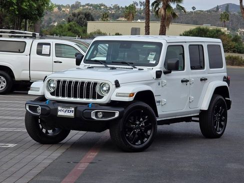 Used 2024 Jeep Wrangler Unlimited Sahara image 2