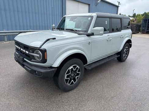 Used 2023 Ford Bronco Outer Banks AWD/4WD image 1