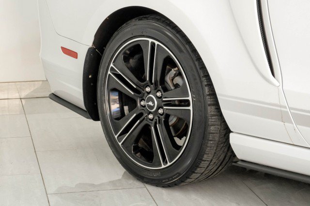 Used 2014 Ford Mustang GT Premium w/ Electronics Package RWD image 44