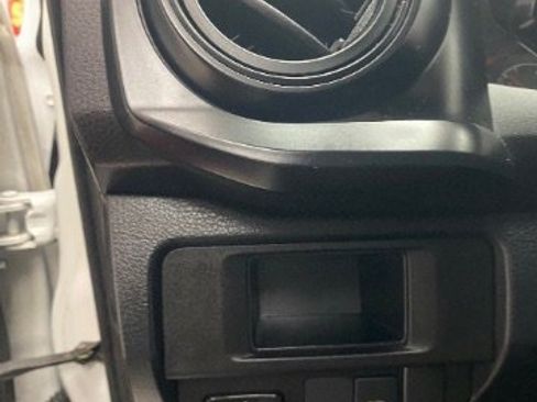 Used 2019 Toyota Tacoma SR w/ SR Convenience Package image 18