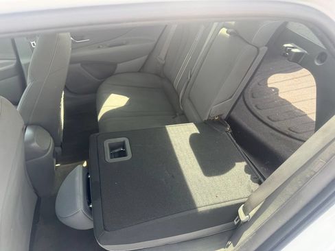 Used 2024 Hyundai Elantra SEL w/ Convenience Package FWD image 43