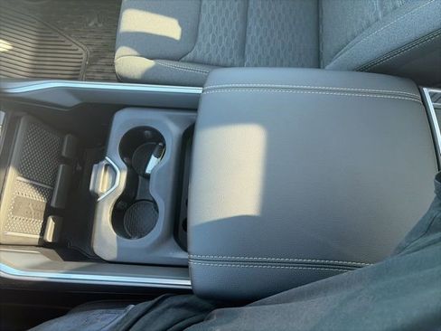 New 2026 RAM 1500 Big Horn AWD/4WD image 17