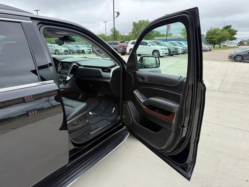 Used 2019 GMC Yukon SLT AWD/4WD image 25