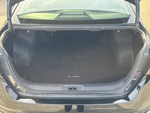 Used 2024 Nissan Altima 2.5 SV image 11