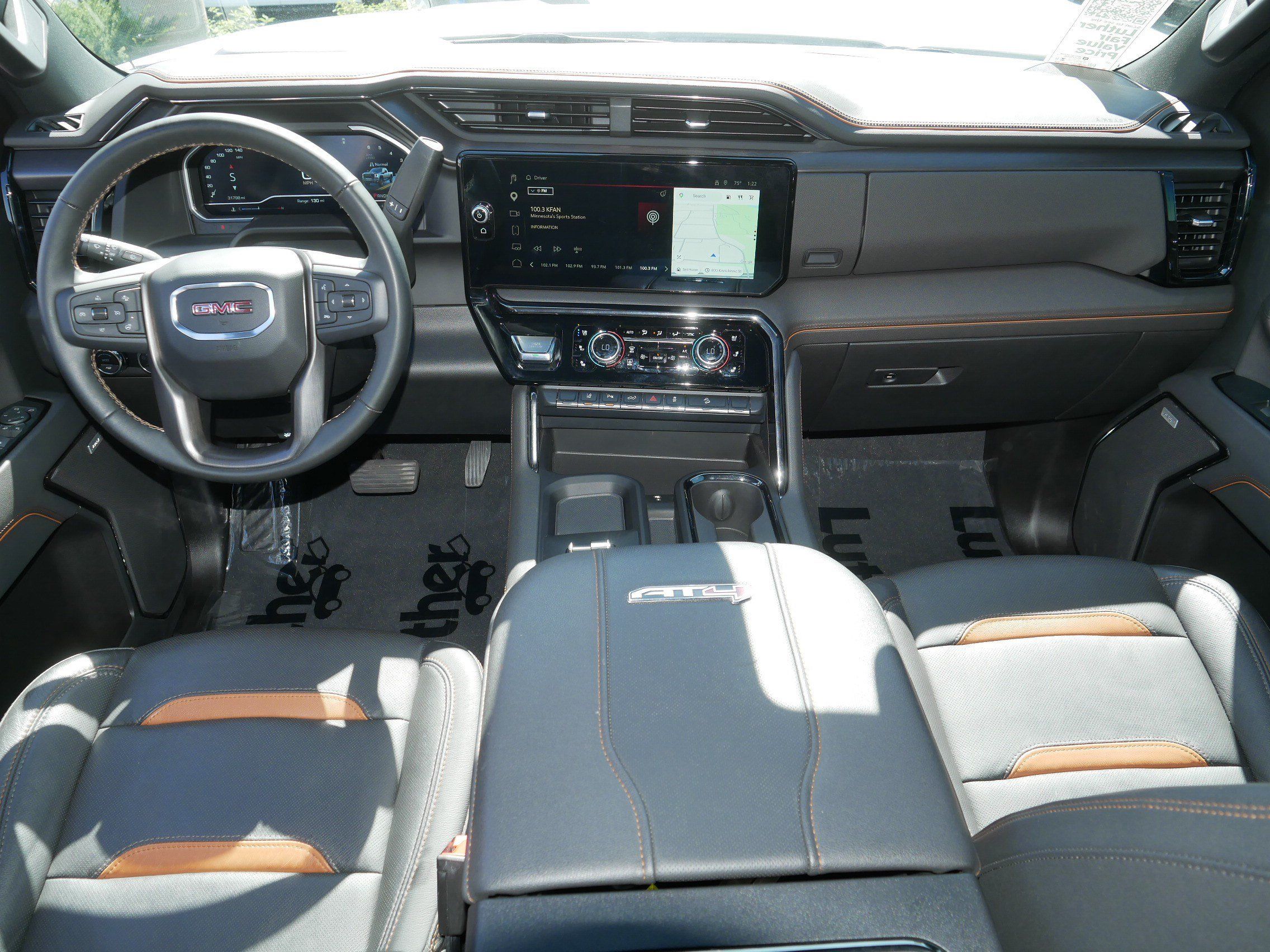 Used 2024 GMC Sierra 2500 AT4 w/ AT4 Premium Plus Package AWD/4WD image 10