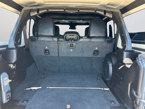 Used 2024 Jeep Wrangler Unlimited Rubicon AWD/4WD image 41