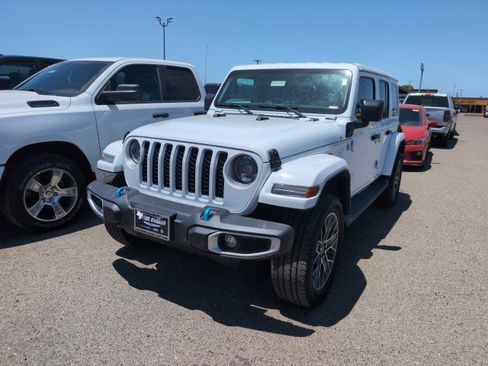 Used 2023 Jeep Wrangler Unlimited Sahara w/ Cold Weather Group AWD/4WD image 1