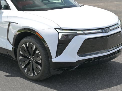 Used 2024 Chevrolet Blazer EV RS image 30