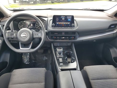 Used 2023 Nissan Rogue SV image 16