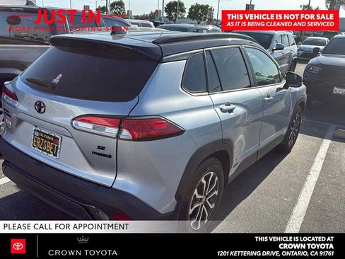 Used 2024 Toyota Corolla Cross AWD Hybrid w/ Moonroof Package image 3