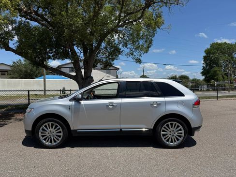 Used 2013 Lincoln MKX AWD image 5