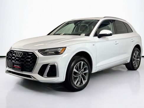 Used 2022 Audi Q5 2.0T Premium w/ Convenience Package AWD/4WD image 1