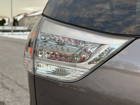 Used 2013 Toyota Sienna SE image 14