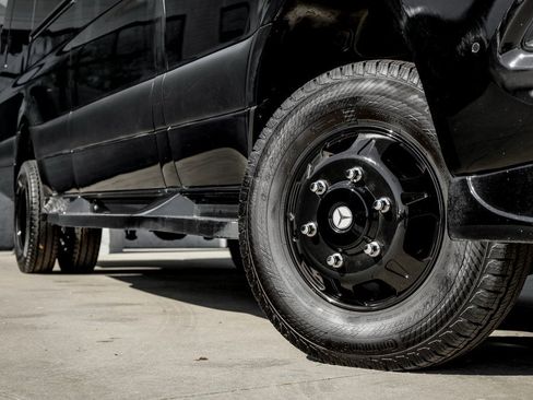 Used 2022 Mercedes-Benz Sprinter 3500 image 7