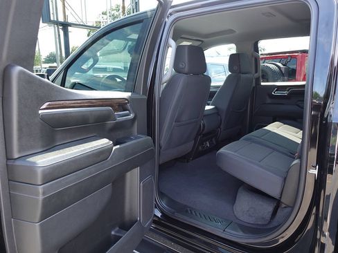 Used 2024 GMC Sierra 1500 Elevation w/ LPO, Elevation Black Package AWD/4WD image 17