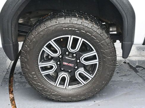 Used 2022 GMC Sierra 2500 AT4 w/ AT4 Preferred Package AWD/4WD image 35